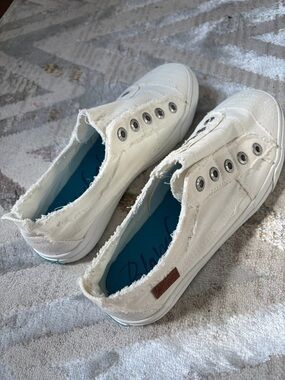 NWT White Slip-On Distressed Canvas Sneakers